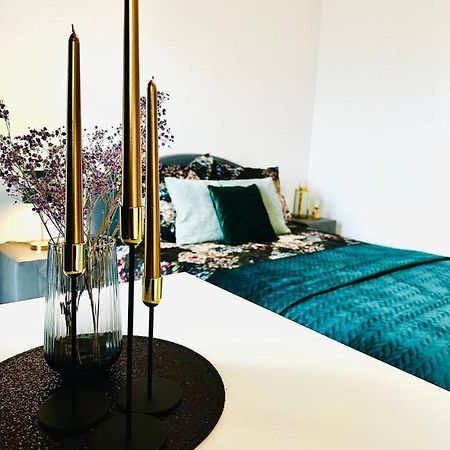 Апартаменты Uroczy Apartament Blisko Centrum Warszawy Варшава Экстерьер фото