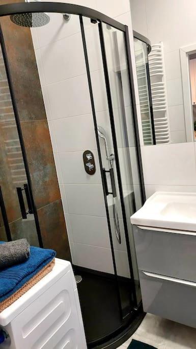 Апартаменты Uroczy Apartament Blisko Centrum Warszawy Варшава Экстерьер фото
