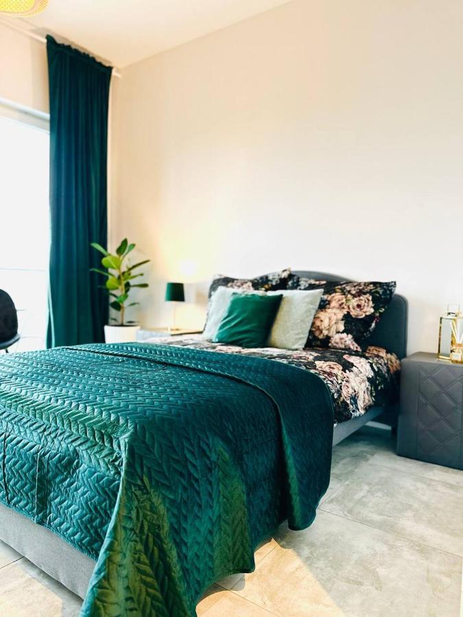 Апартаменты Uroczy Apartament Blisko Centrum Warszawy Варшава Экстерьер фото